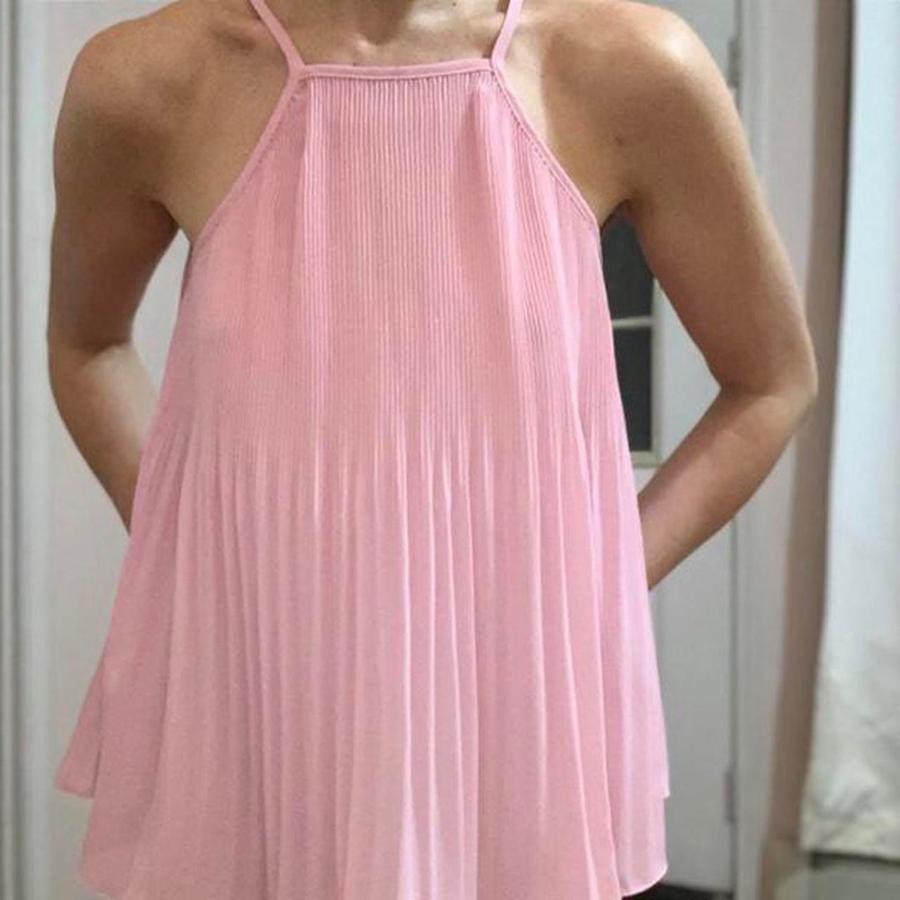 Pink pleated halter top w a pearl snap in the back